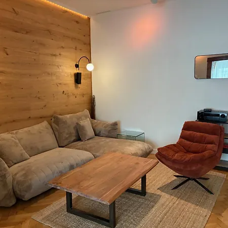 Historic Old Town With 4k Cinema * Bukarest