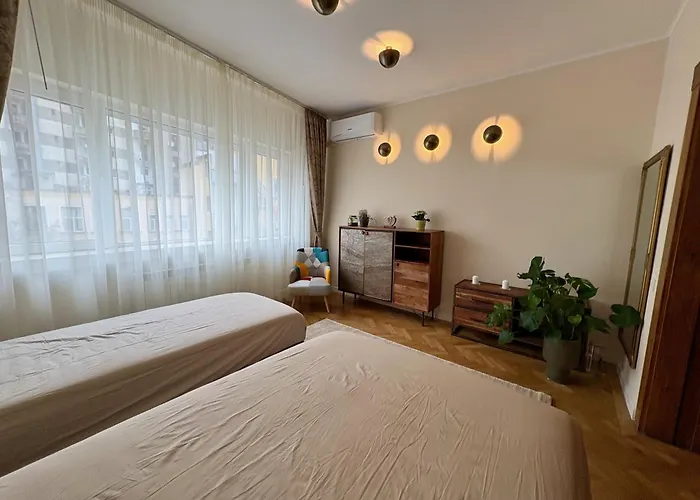 Historic Old Town With 4k Cinema Bucureşti