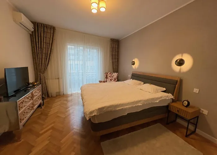Apartamento Historic Old Town With 4k Cinema Bucarest