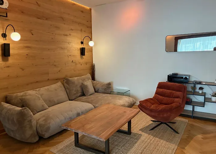 Historic Old Town With 4k Cinema * Бухарест