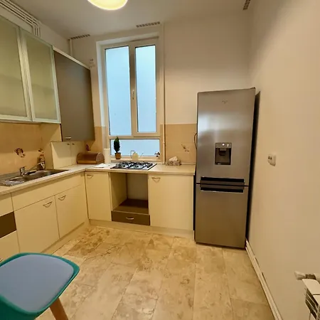 Apartment Historic Old Town With 4k Cinema